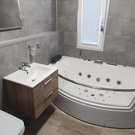Campingplatz Bungalovy U Lipna - Adam A Eva *